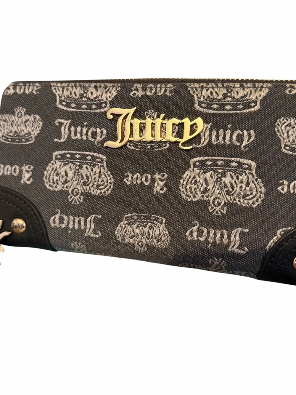 Juicy Couture Juicy Fan Club Large Zip Around Wallet Chocolate Sandstone